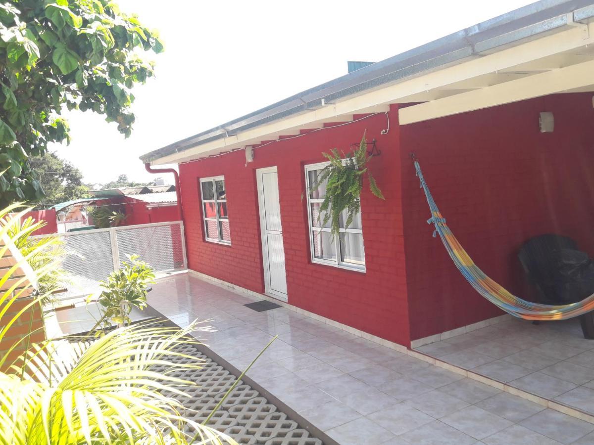 En Familia Villa Puerto Iguazú Eksteriør bilde
